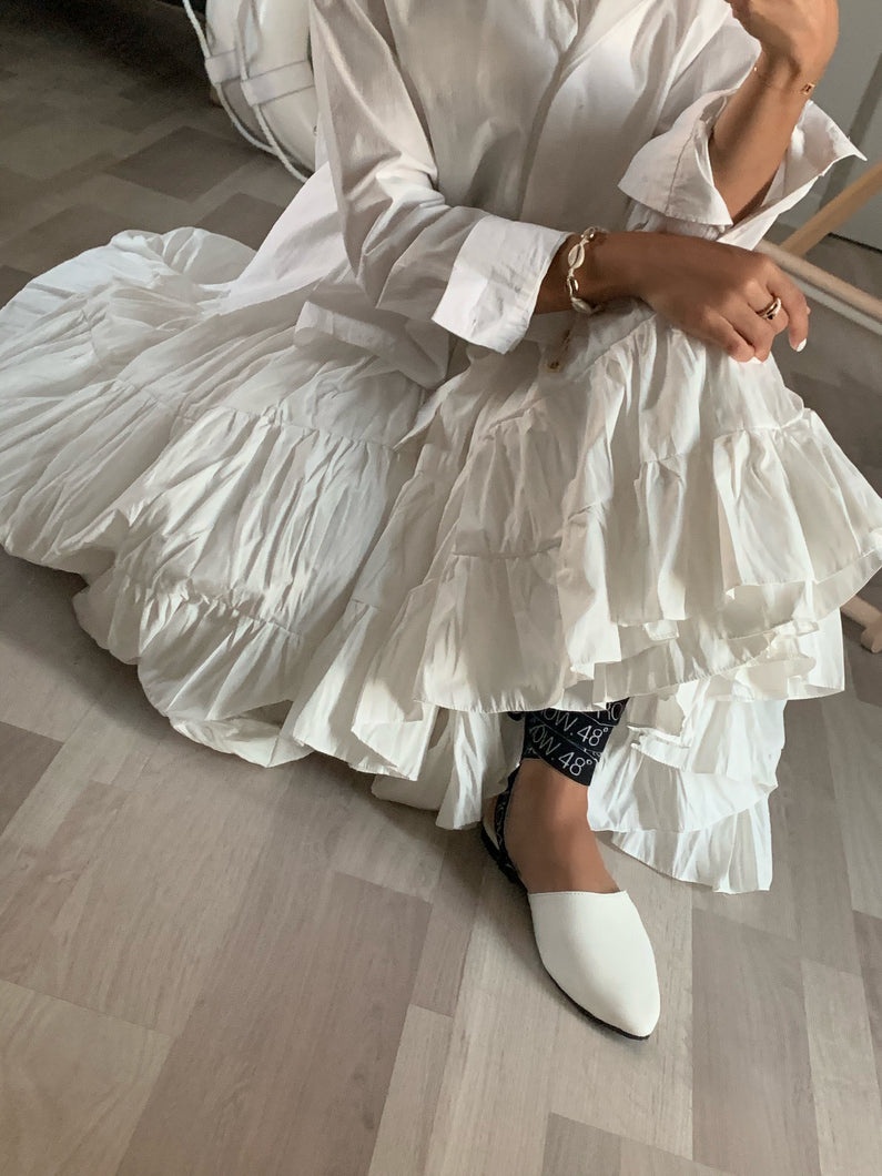 WHITE BALLERINA