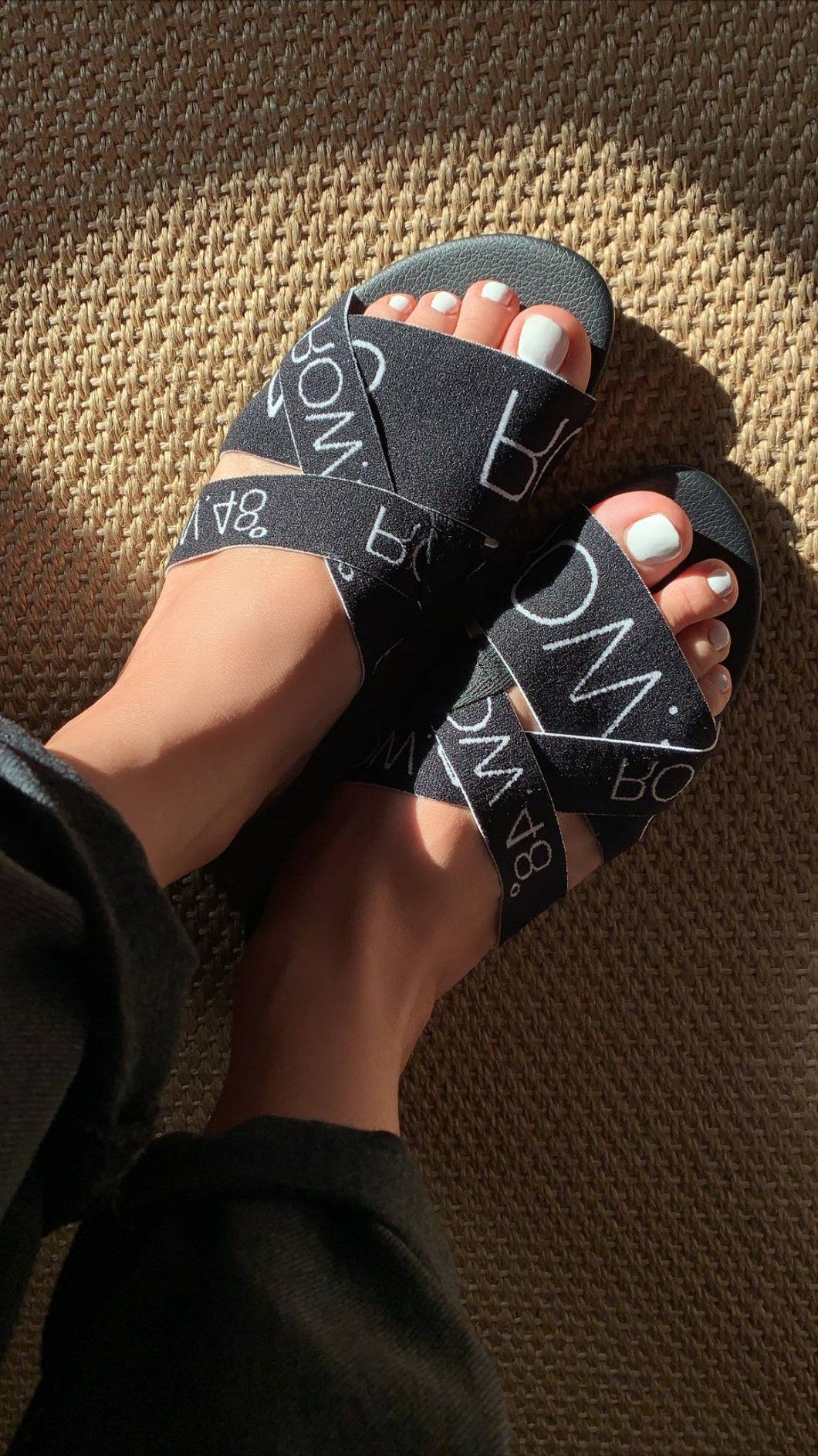 BLACK ON BLACK LOGO SLIDE